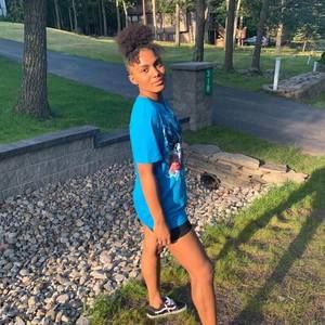 Meet your Posher, Jillian